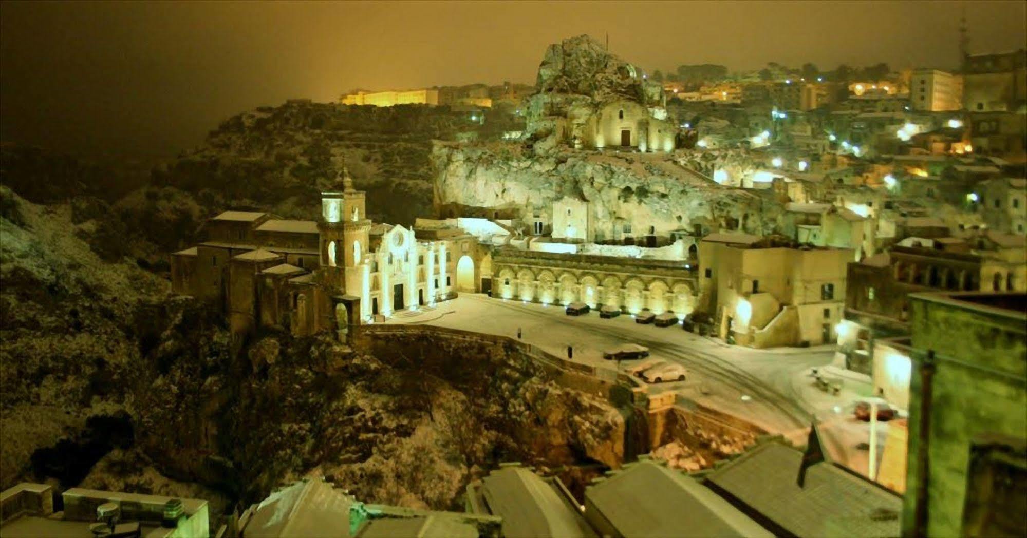 Caveoso Hotel Matera Bagian luar foto